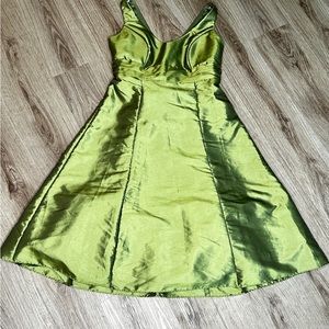 David’s Bridal Green Bridesmaid Dress D02101